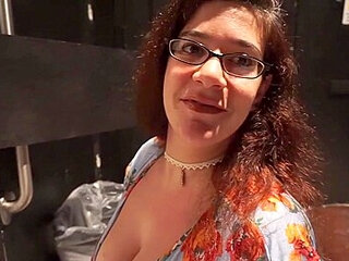 Vickiveronaxxx - Glory Hole Girl