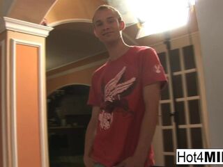 Towheaded COUGAR Zita has astounding all-natural bosoms