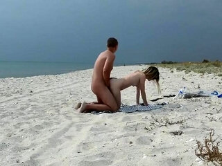 Amateur Nudist MILF Has Doggy-Style Fun at the Beach