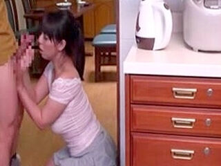 Mother had looked sexily When I went back to my hometown.