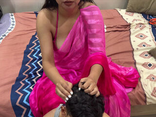 Stepmom Confused the Word "massage" with the Word "sex". Stepson Was Pleasantly Surprised in (Hindi Audio)