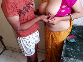 kamwali Bai ki Naughty married Ladki ko chuda kitchen me desi hindi audio sex