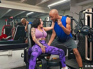 Dwayne Foxxx And The Official Egypt In Sneaky Public Gym Screw