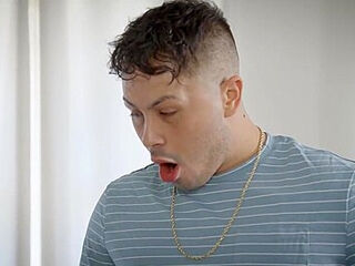 Coralyn Jewel - Gilf Gets Humped By Awkward Geek