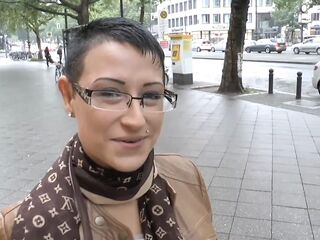 Laureen is looking for a screw fucking partner in the shop