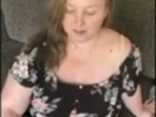 'Sexy smoking housewife wants to play'