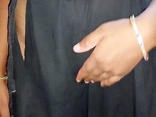 Desi Bhabhi Adhi Rat Ko Mehman Se Karayi Apni Chudai