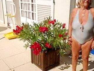 NICE CLEAVAGE Vintage Porn