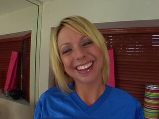 Ultra-Cute soccer mummy Brianna Beach takes a giant facial cumshot