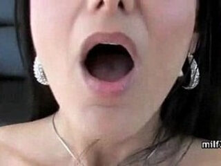 Horny MILF Gets Kinky