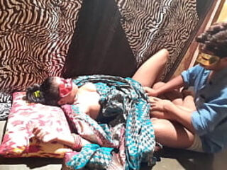 Horny Mature Indian Girlfriend In Sari Sex - Desi Sex