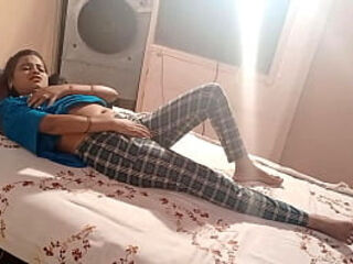 Horny Indian Mature Couple having intimate missionary desi sex, cum out of pussy