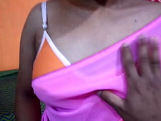 Indian Desi Big Ass Bhabhi Wearing Pink Saree and Blowjob her Boyfriend, Indian Cheating Housewife Viral Sex Video,