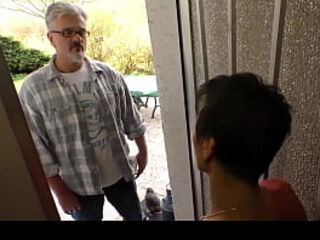 HAUSFRAU FICKEN - Amateur German mature housewife eats cum in hardcore sex