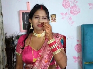 indian coupleShares bed with StepMom while his StepSister hides under the bed