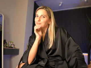 Horny Stepmom Finds Out What's Wrong With Your Dick