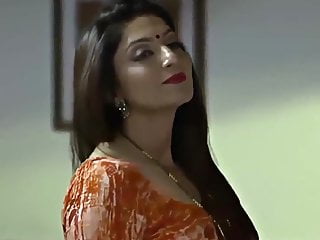 Aarti Nagpal seducing a boy